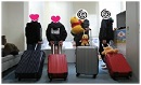 HO02_suitcases