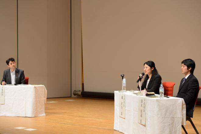 熊谷千葉市長と越大津市長、鈴木夕張市長との意見交換の様子