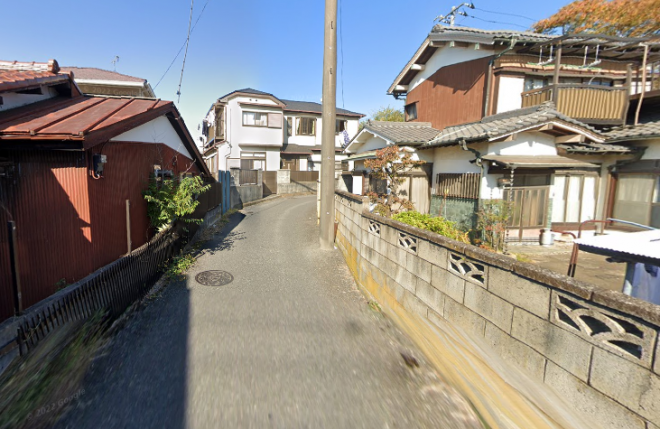 子守神社横の路地の画像