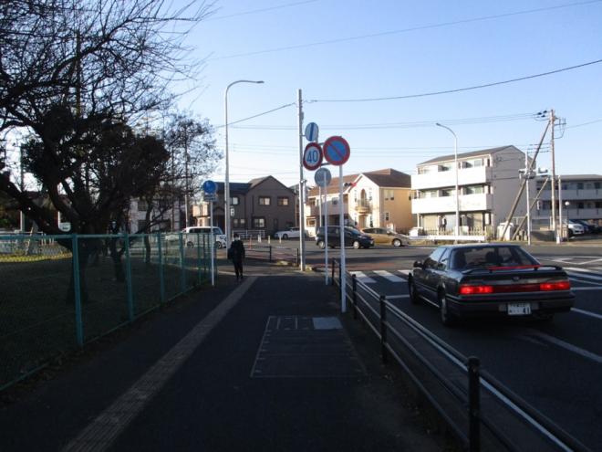 幕張中学校・北側交差点の画像