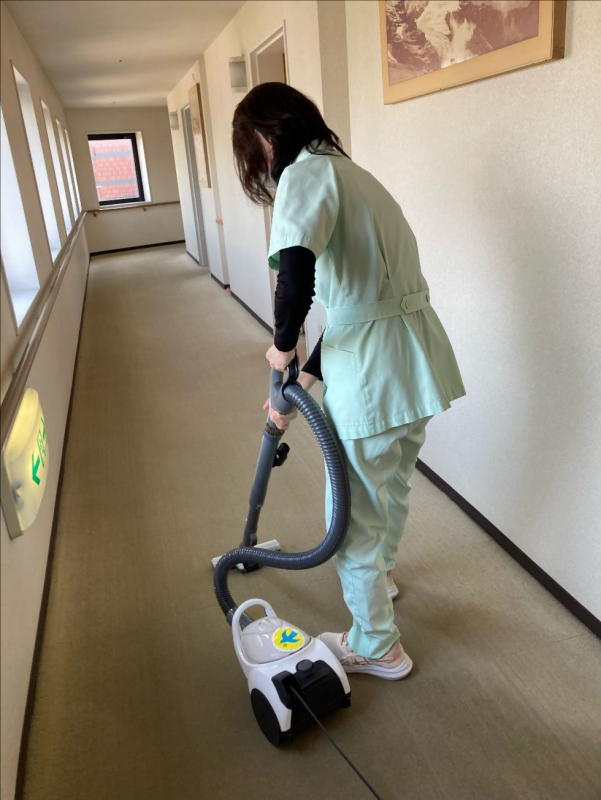 R5物品寄贈（モンテクローネ_掃除機）