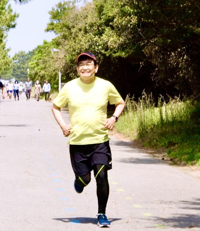 ランニングをしている市長の写真
