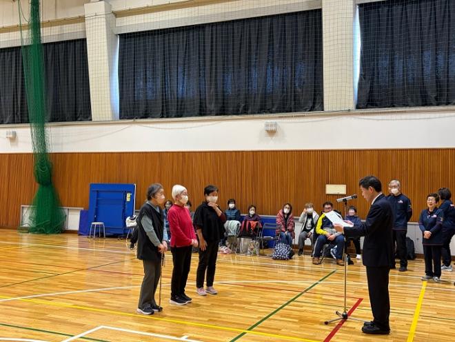 第7回いなげボッチャカップ優勝チームの表彰