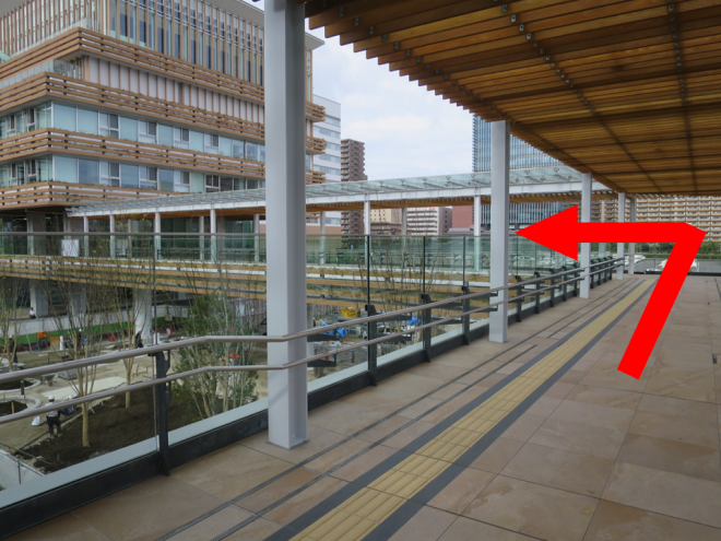 ２階みなと公園側出入口アクセス01