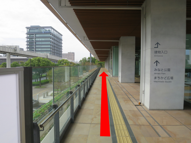 ２階みなと公園側出入口アクセス02