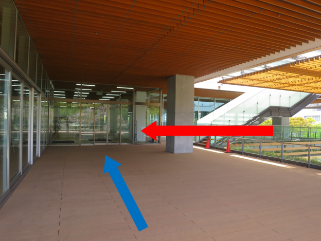 ２階みなと公園側出入口アクセス04