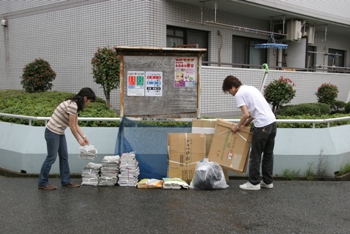 古紙排出時の様子