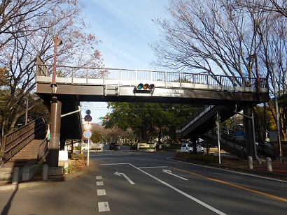 弥生歩道橋
