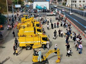 土木の日：はたらくくるま