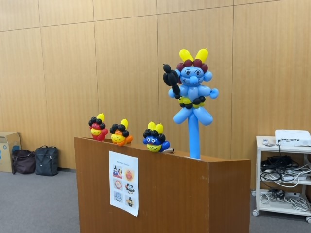 令和6年度青少年相談員課題研修会写真鬼の形をしたバルーンアート