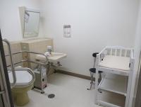 幕張公民館多目的トイレ内