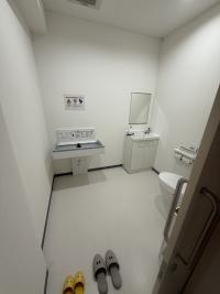 正面トイレ・入口