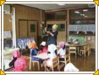 栄養士の話を聞く写真