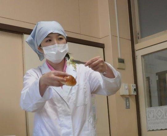 作り方を説明している写真