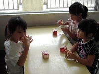 おはぎのおやつを食べる写真