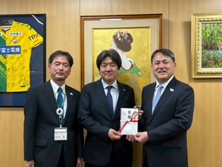センエー寄贈式写真3
