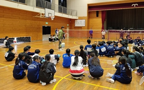 ヨネックス社と連携したバドミントン技術教室