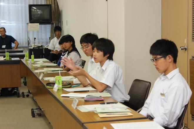 中学生と教育委員との意見交換会01
