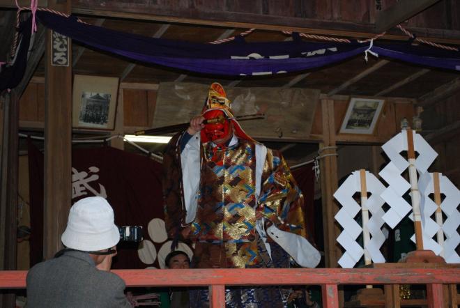 三代王神社の神楽