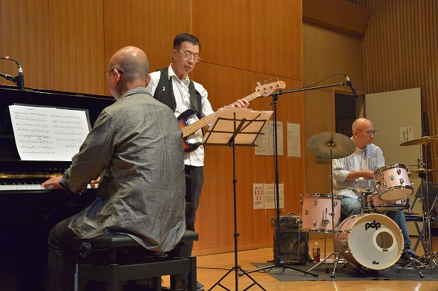 加藤道郎トリオ