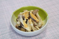 きのこの甘みそ炒め