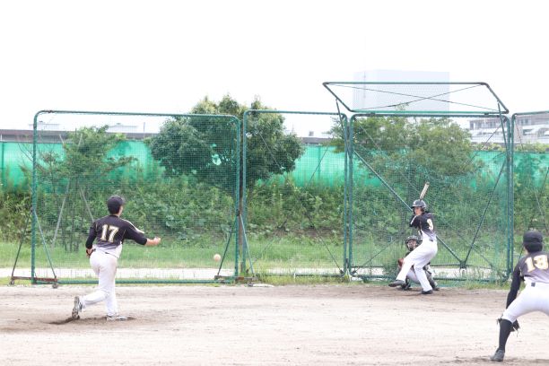 男子ソフトボール部の紹介へ