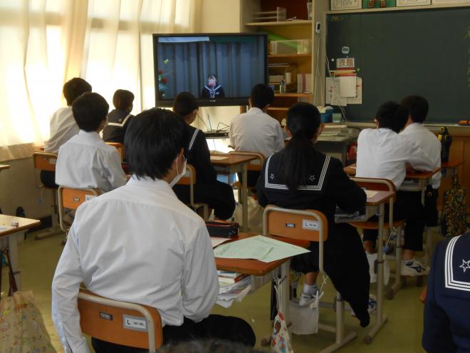 記念式典中の教室