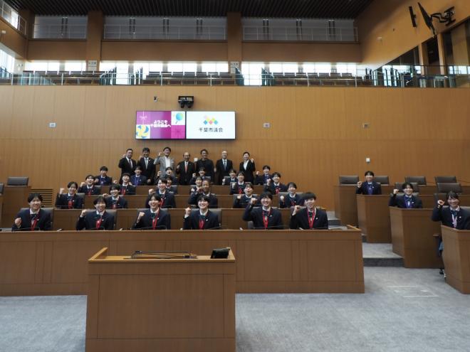 敬愛学園高等学校内海和心選手（パデル日本代表）・女子バレーボール部表敬訪問