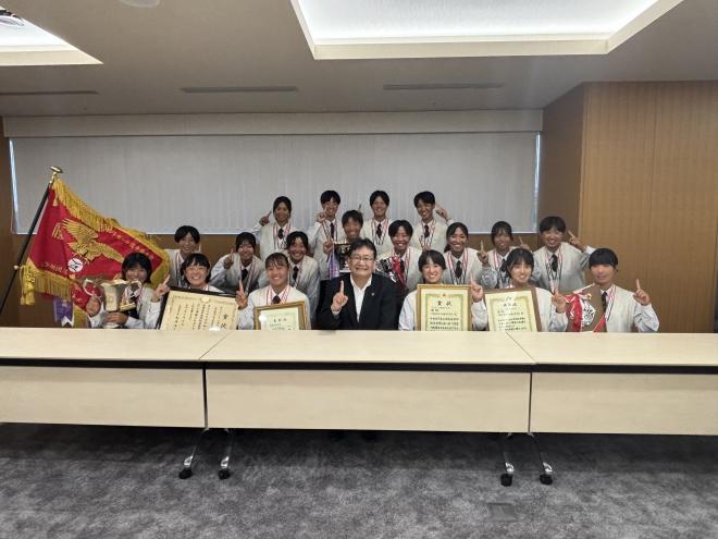 千葉経済大学附属高校ソフトボール部のみなさん0901