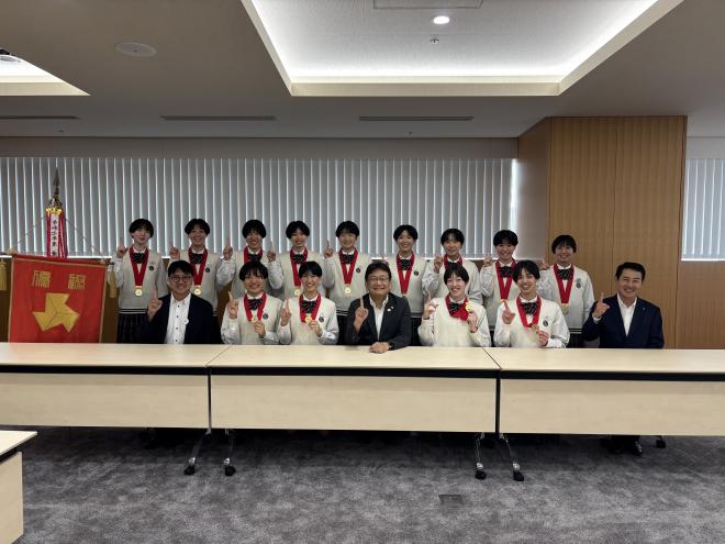 植草学園大学附属高等学校バレー部のみなさん