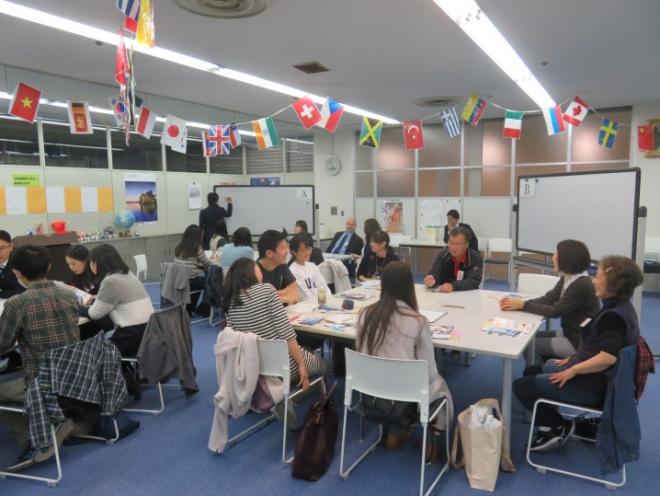 懇談会の様子１