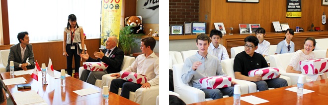 ノースバンクーバー市の青少年が市役所を訪問