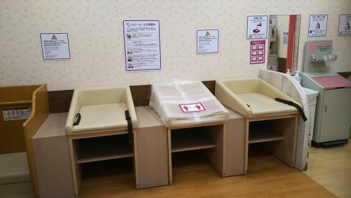 おむつ替えベッド