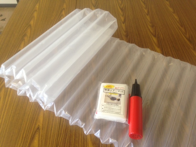 エアーマットとポンプの写真