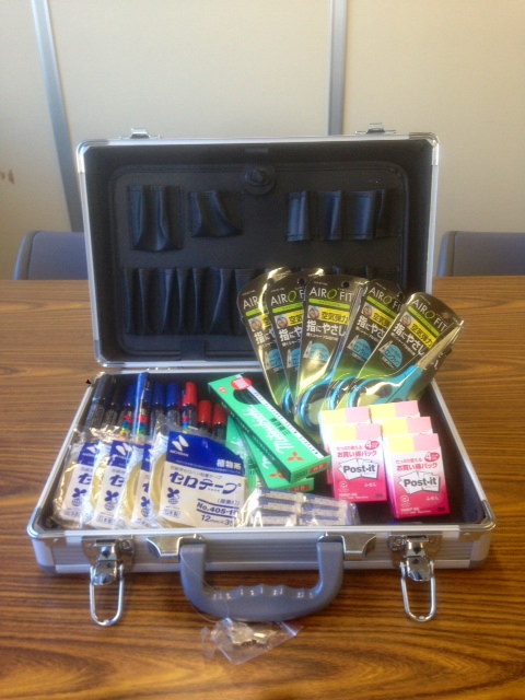 アルミケースの内容物の写真