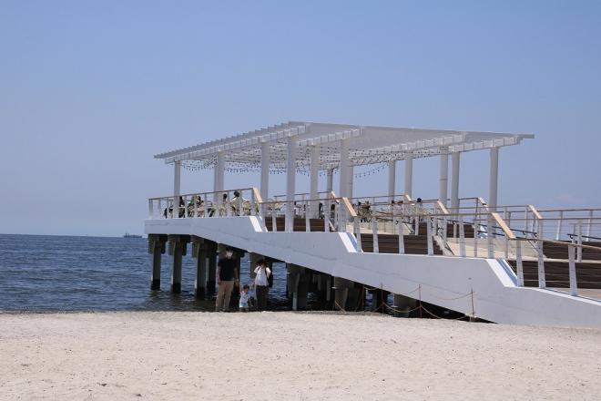 稲毛海浜公園に海へ延びるウッドデッキがオープン