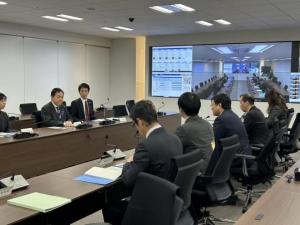 浅尾慶一郎環境大臣 視察（脱炭素先行地域事業・千葉市危機管理センター）