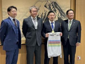 UCI2024マスターズ世界選手権トラック 伊藤信選手、市本隆司選手 メダル獲得報告 表敬訪問