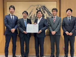 マルホ株式会社との「在宅医療推進に係る連携・協力に関する協定」締結式