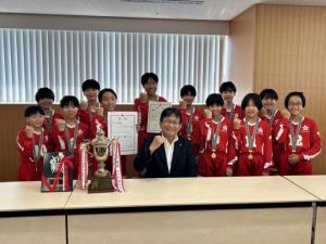 みつわ台バレーボールクラブ「第44回全日本バレーボール小学生大会 全国大会」出場報告 表敬訪問