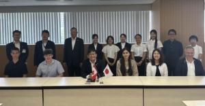 カナダ・ノースバンクーバー市青少年 表敬訪問