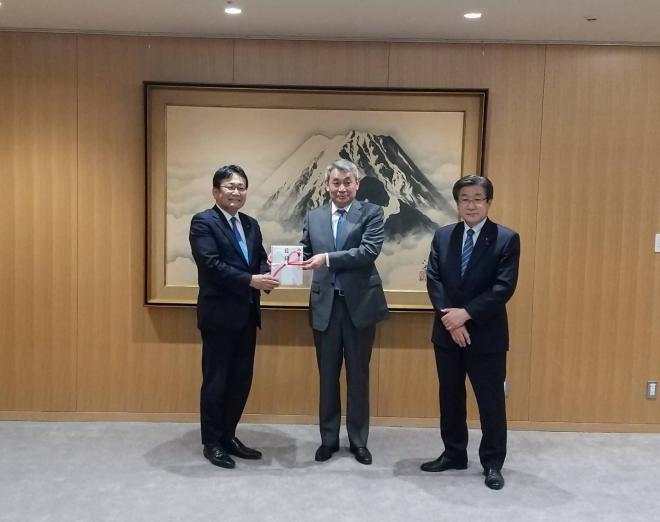 管工事業協会寄付金寄贈式