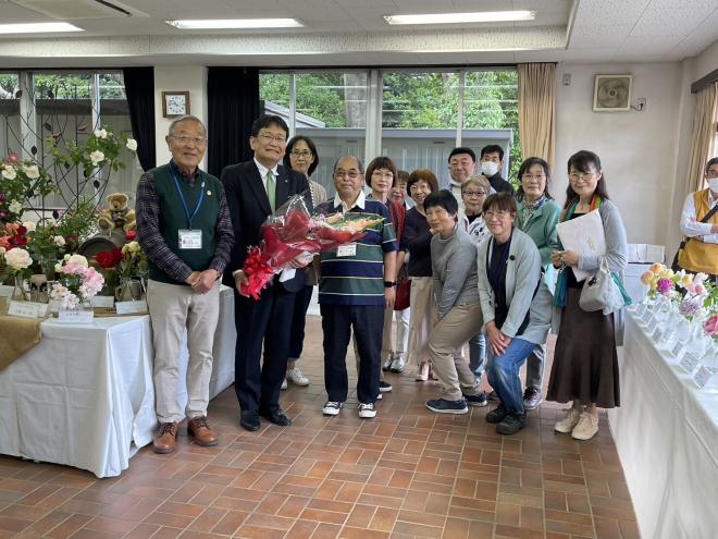 春のバラ展視察