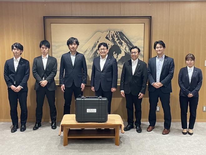 レッドーホースコーポレーション株式会社蓄電池寄贈に伴う寄贈式