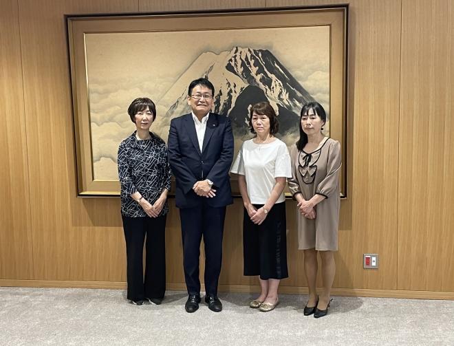 なごみの会寄附金寄贈式