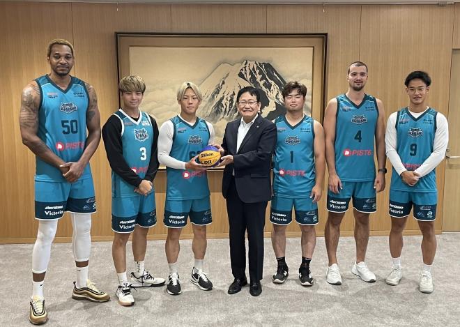 3×3プロバスケットボールチーム「esDGz OTAKI.EXE」表敬訪問
