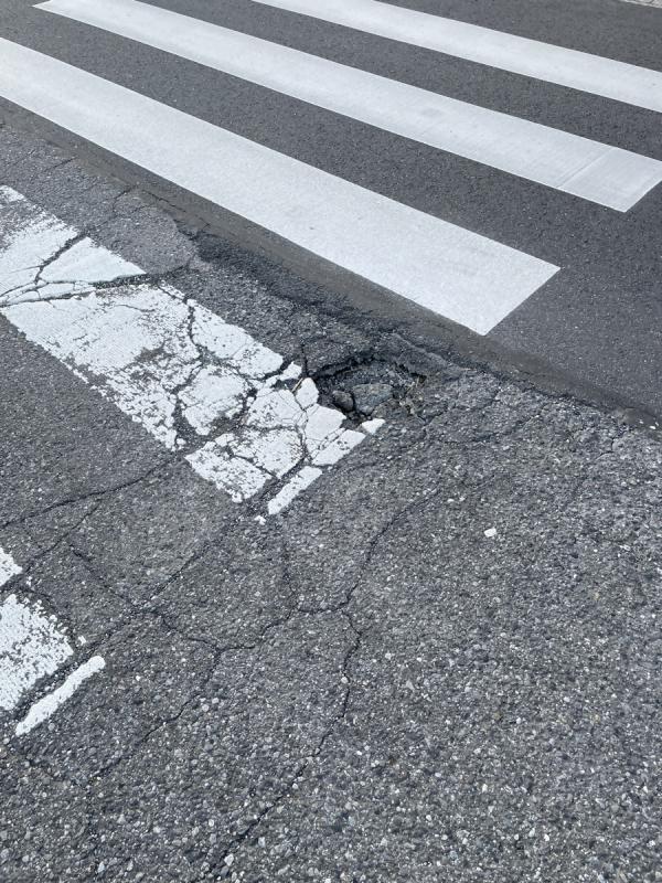 投稿例（こまったレポート_道路）