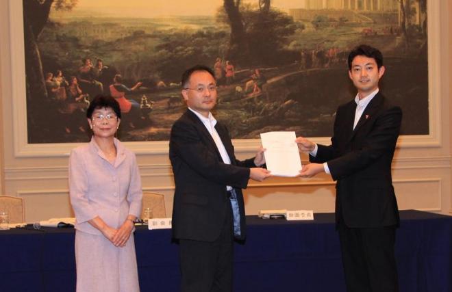 平成22年8月25日（水曜日）午後2時から、オークラ千葉ホテル3階「エリーゼ」にて開催しました。