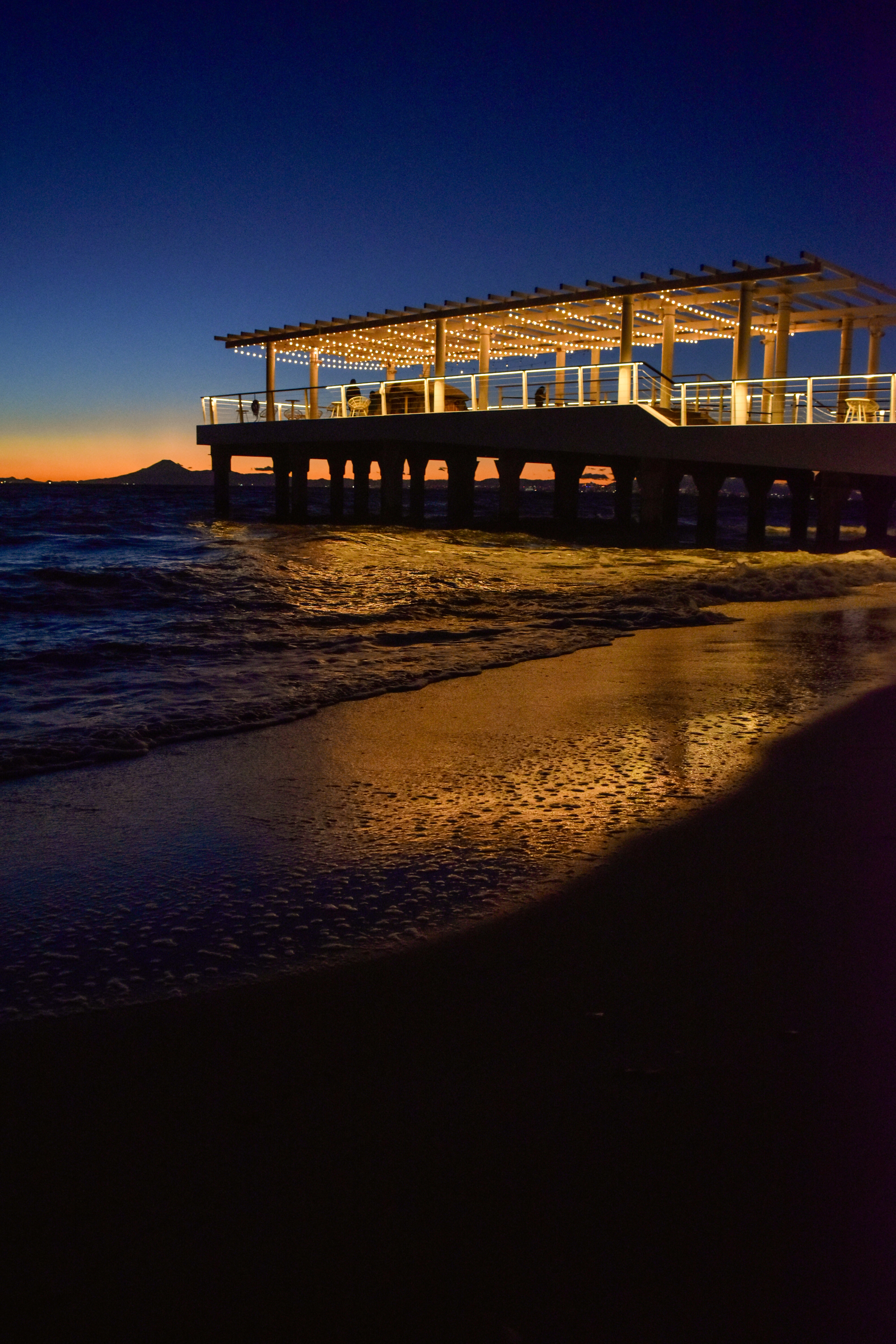 11_○夜を迎える稲毛の海