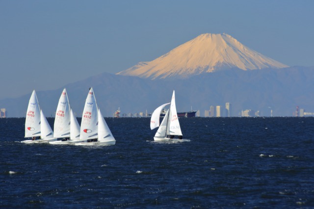 富士をバックに美しく